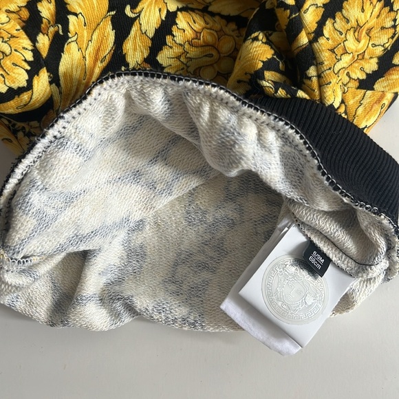 Versace sweater - Picture 7 of 9